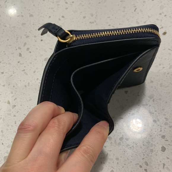 TORY BURCH Authentic Navy Blue Robinson Leather Bi-fold Wallet New With Tag - Picture 9 of 12